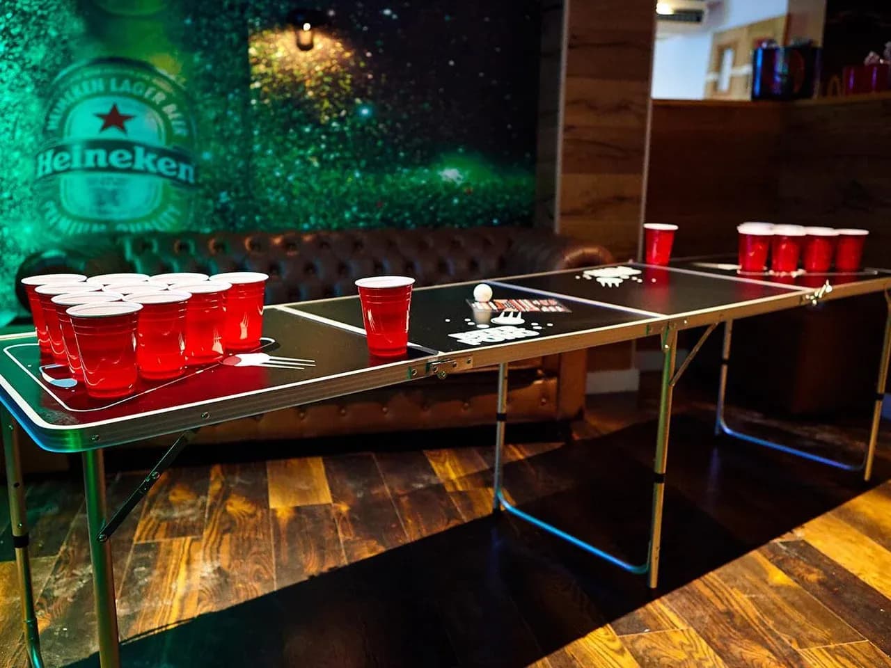 Игровой стол для бирпонга со стаканчиками
