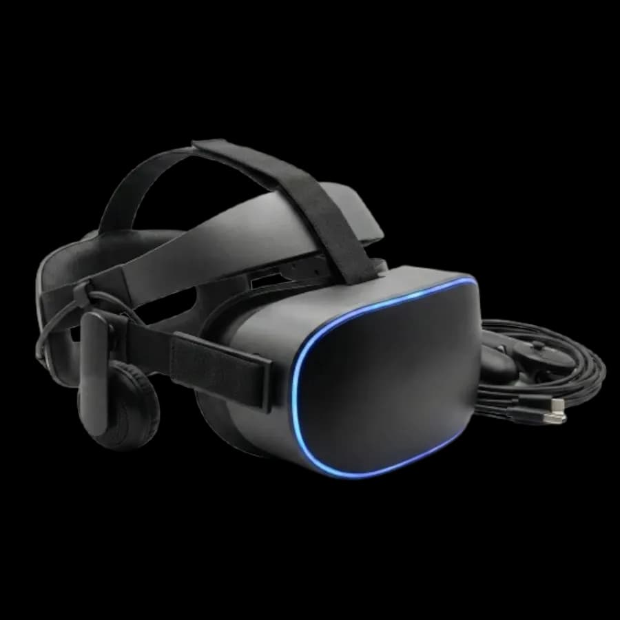 VR-шлем и контроллеры: оборудование для аренды виртуальной реальности